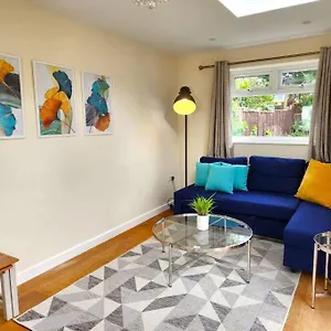 Gilpin 4bedroom Wifi, Parking, Netflix, Garden , Gloucester United Kingdom